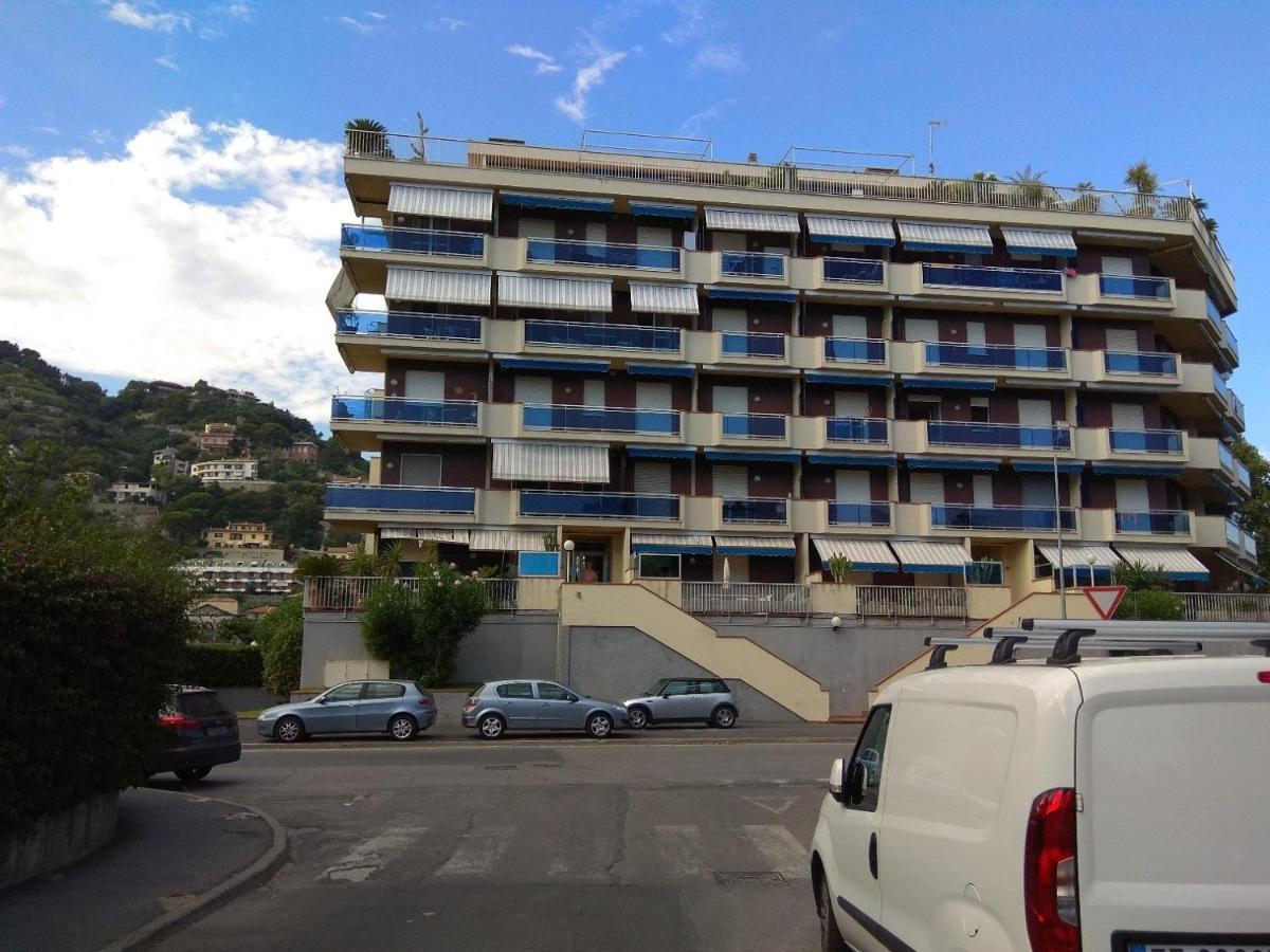 Appartamento Riviera Trilocale Wifi E Parcheggio Privato Ventimiglia Ngoại thất bức ảnh