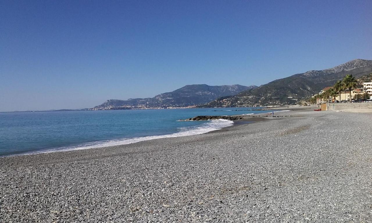 Appartamento Riviera Trilocale Wifi E Parcheggio Privato Ventimiglia Ngoại thất bức ảnh