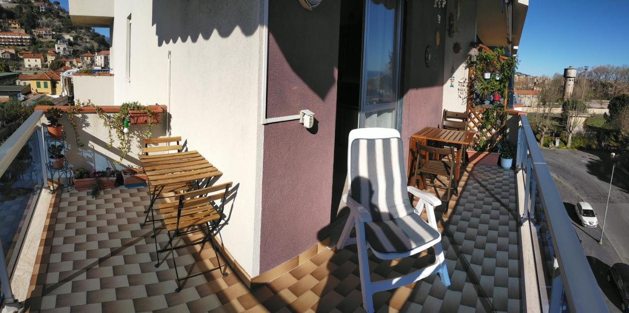 Appartamento Riviera Trilocale Wifi E Parcheggio Privato Ventimiglia Ngoại thất bức ảnh